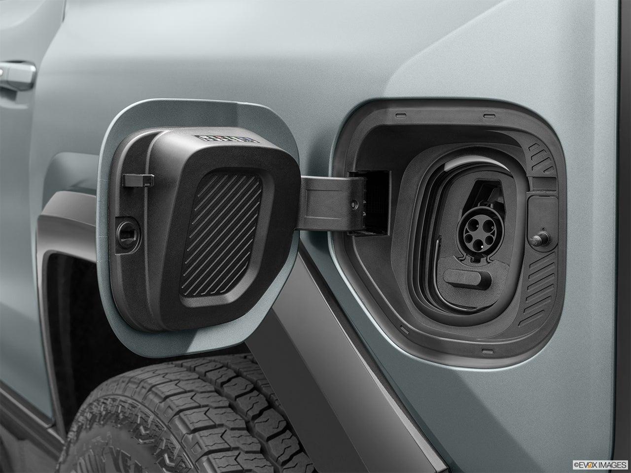 2024 GMC HUMMER EV photo