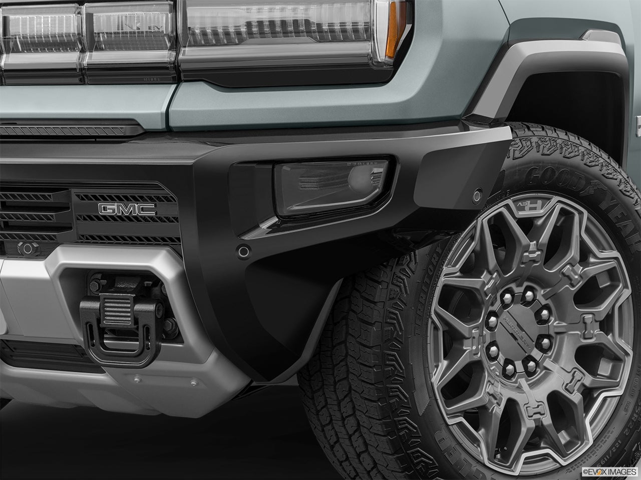 2024 GMC HUMMER EV photo