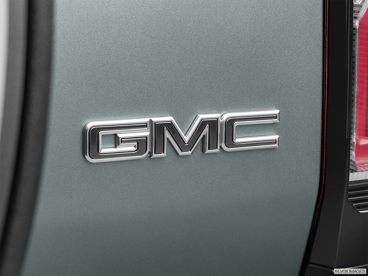 2024 GMC HUMMER EV photo