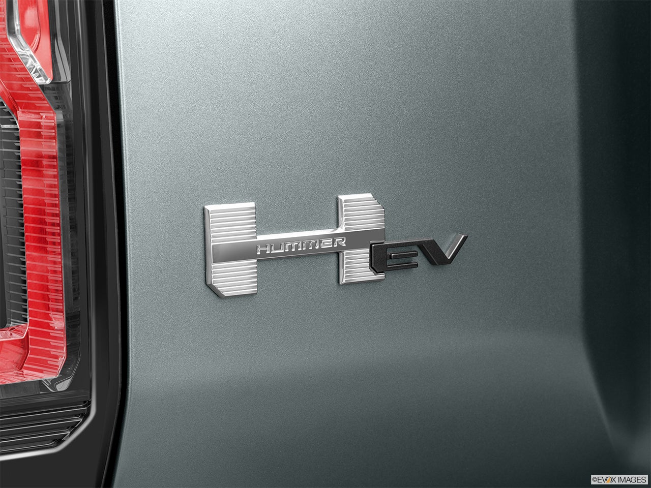 2024 GMC HUMMER EV photo