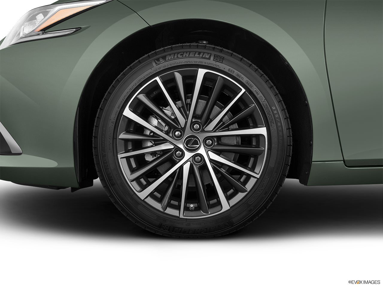 2024 Lexus ES 300h photo
