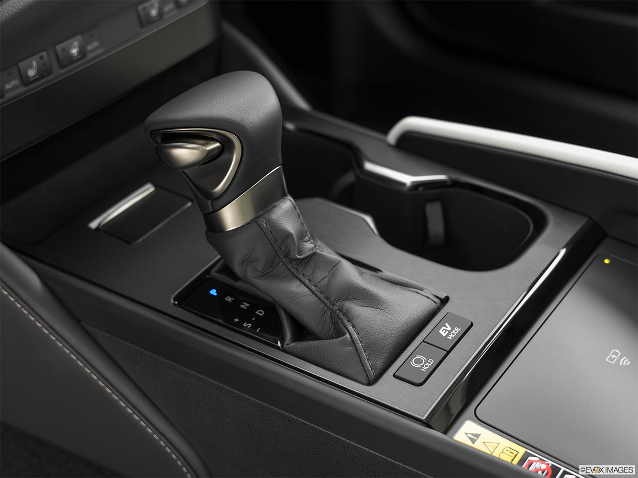 2024 Lexus ES 300h photo