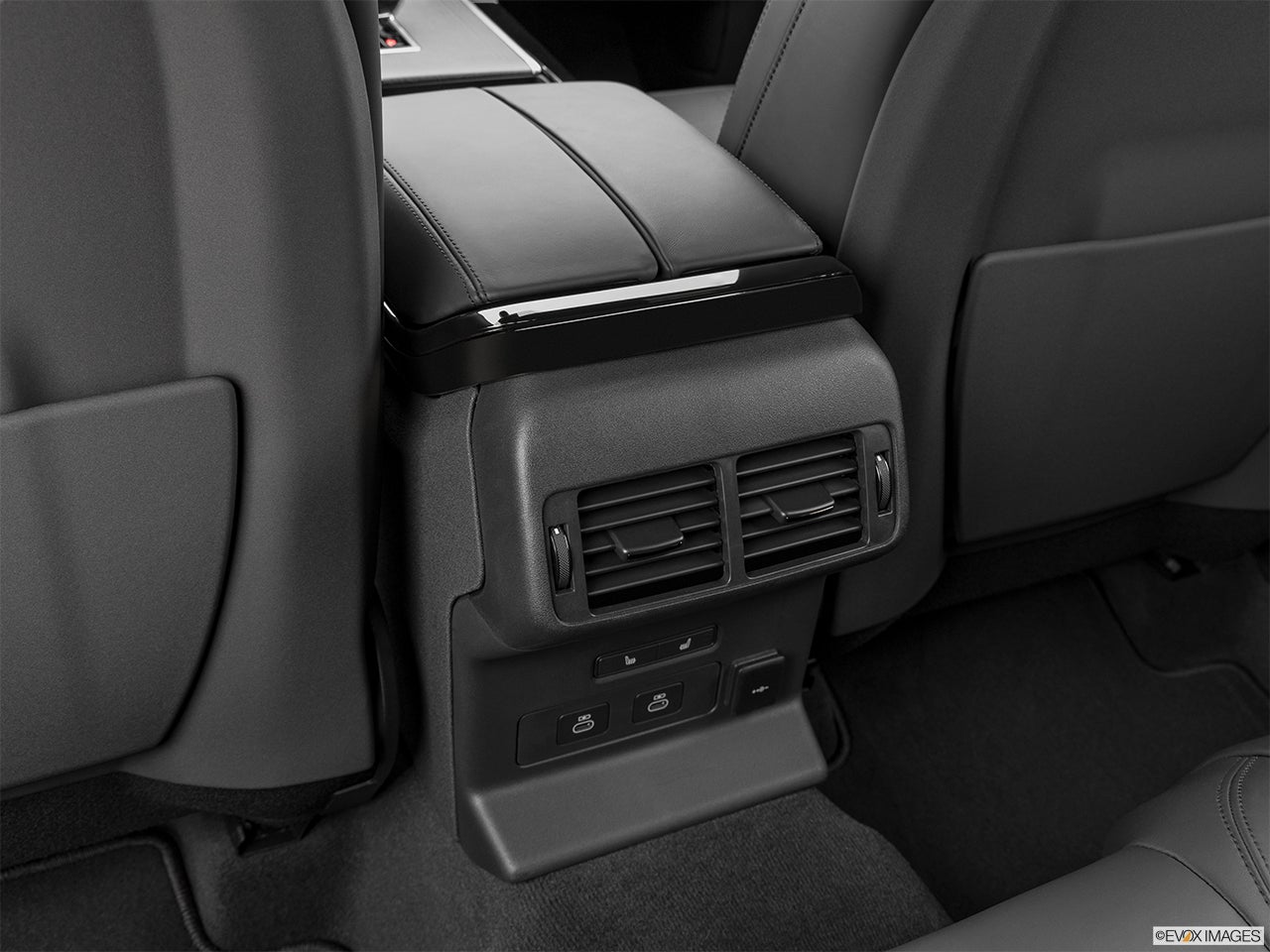 2024 Land Rover Range Rover Velar photo