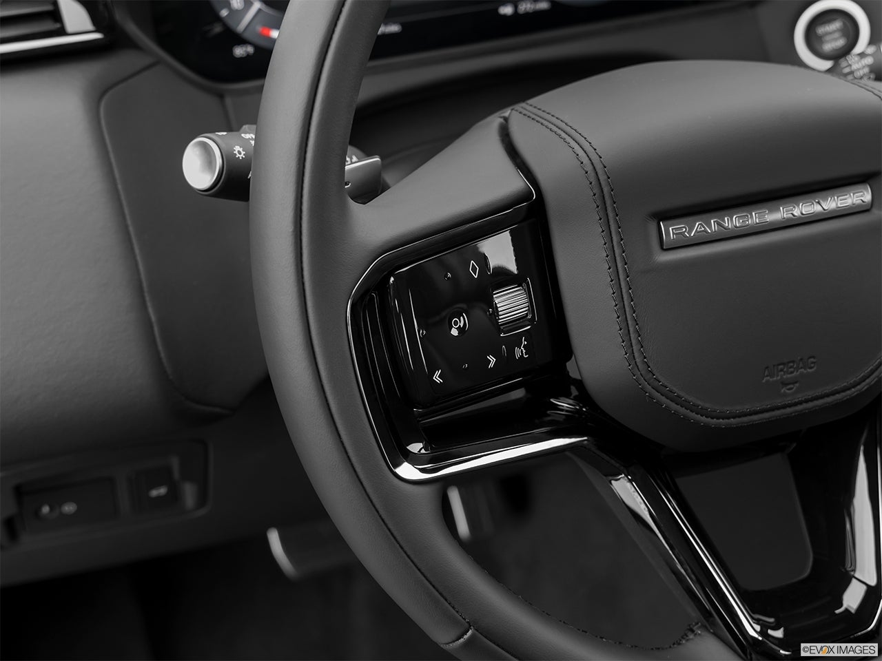 2024 Land Rover Range Rover Velar photo