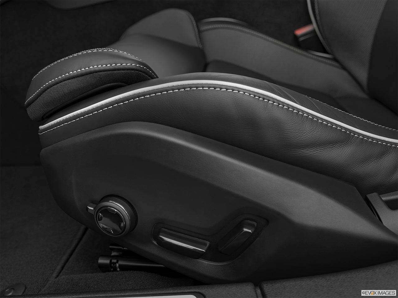 2024 Volvo S60 photo