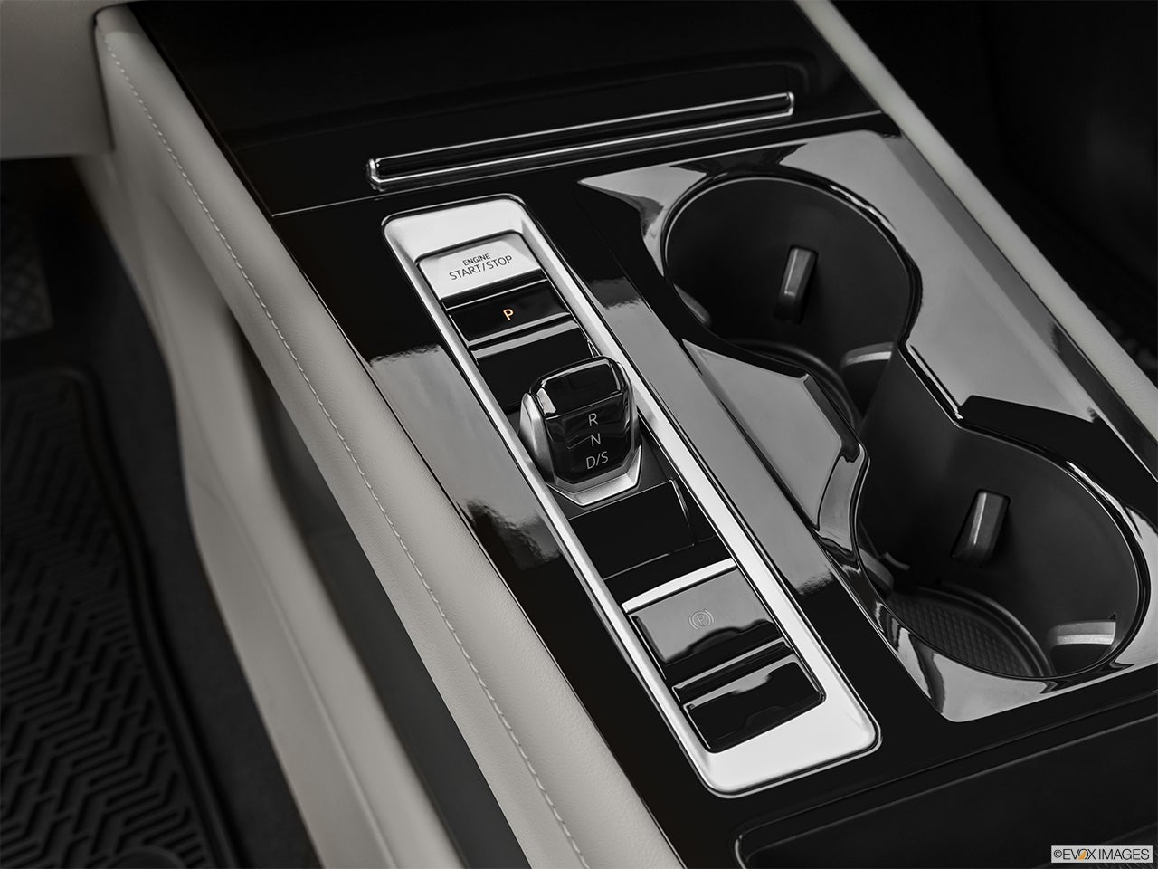 2025 Volkswagen Atlas photo
