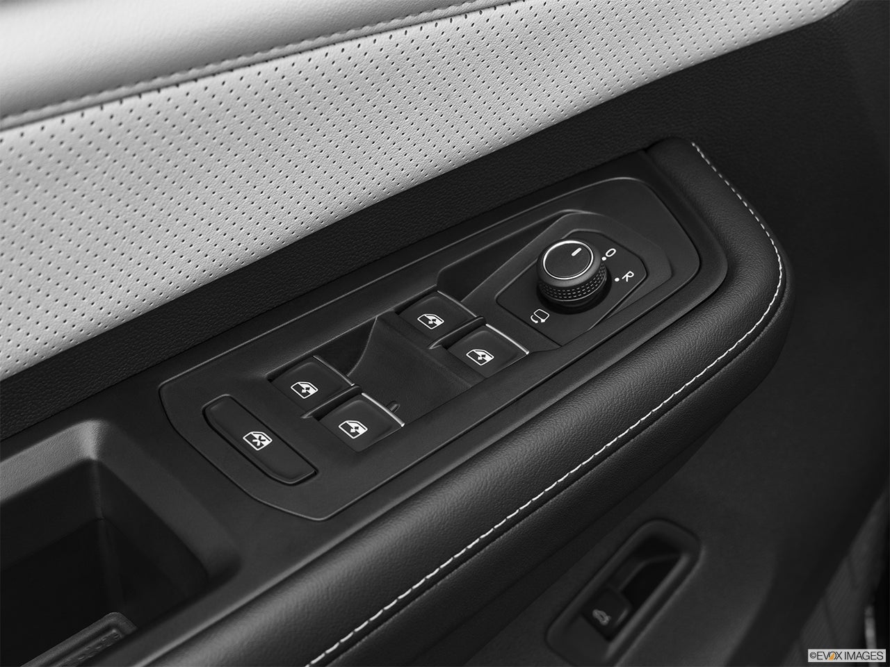 2024 Volkswagen Atlas Cross Sport photo