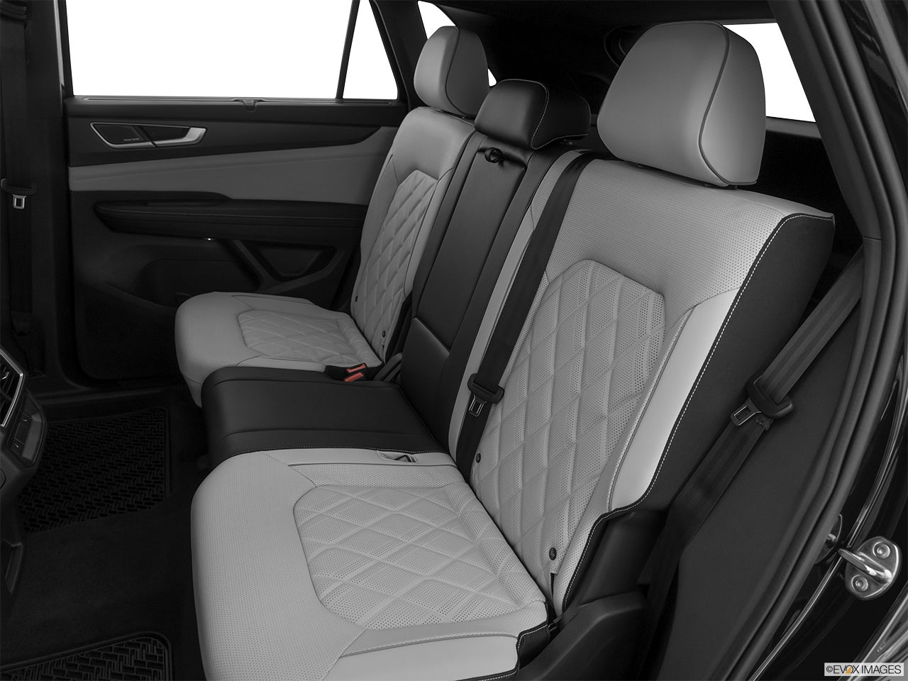 2024 Volkswagen Atlas Cross Sport photo