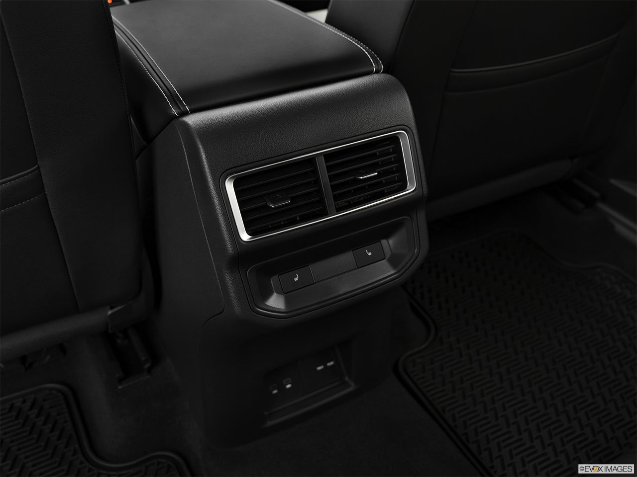 2024 Volkswagen Atlas Cross Sport photo