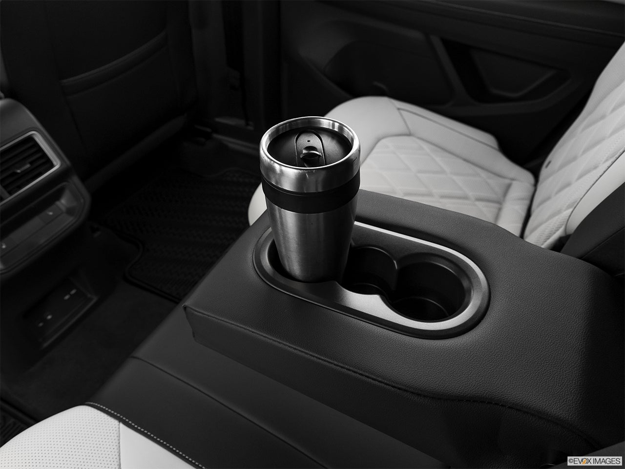 2024 Volkswagen Atlas Cross Sport photo