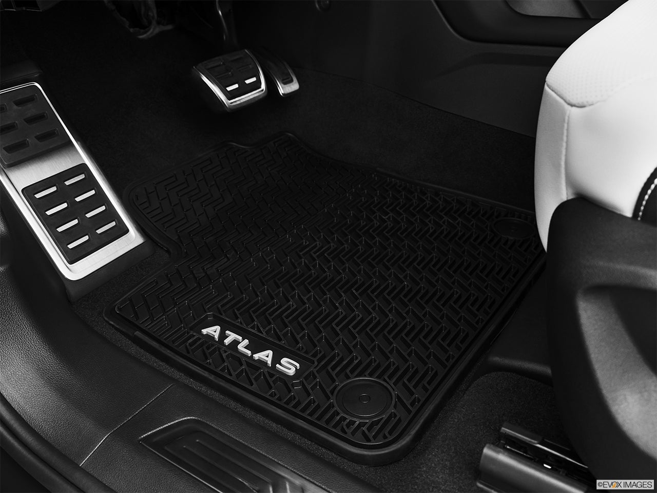 2024 Volkswagen Atlas Cross Sport photo