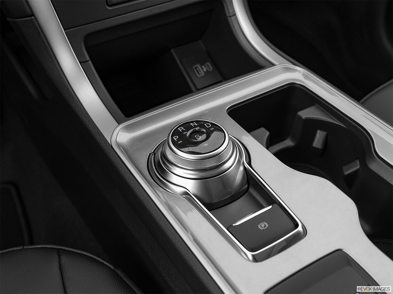2024 Ford Edge photo