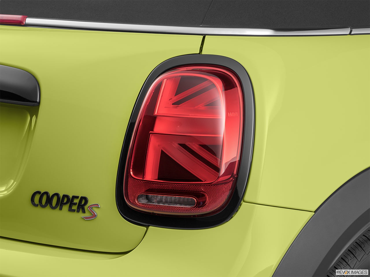 2025 MINI Convertible photo
