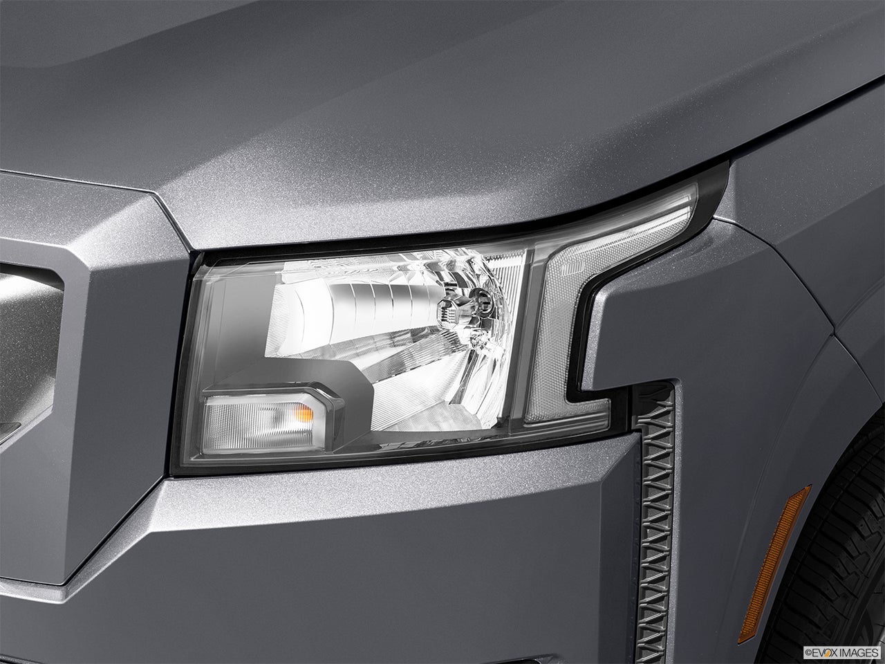 2024 Nissan Frontier photo