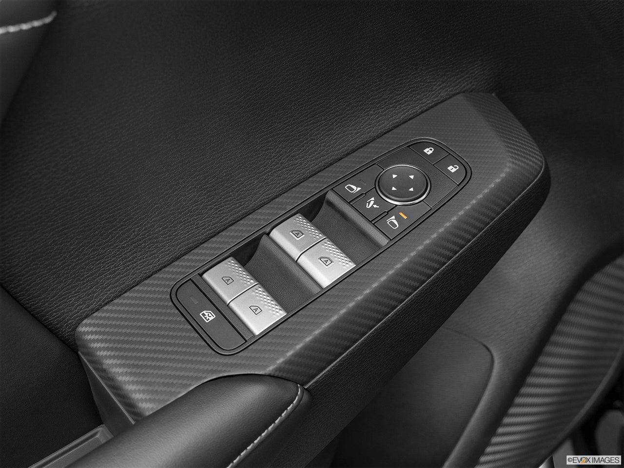 2024 Mitsubishi Outlander PHEV photo