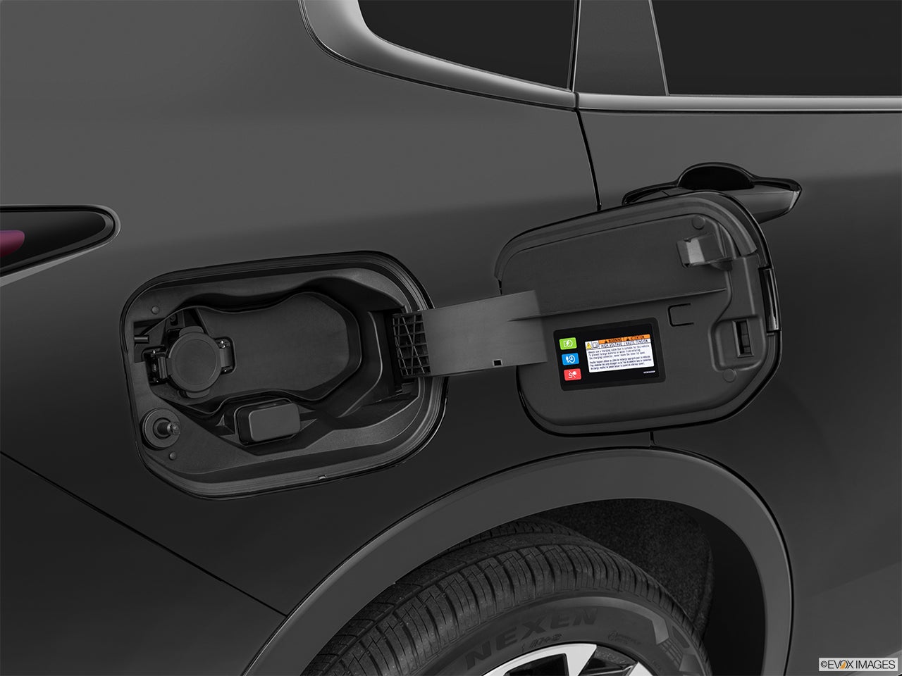 2024 Mitsubishi Outlander PHEV photo