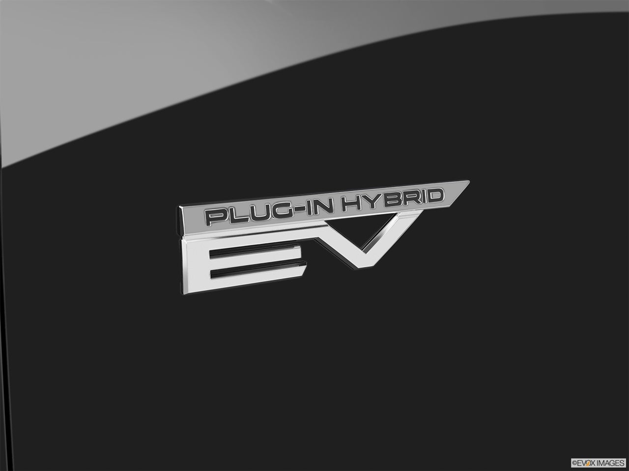 2024 Mitsubishi Outlander PHEV photo