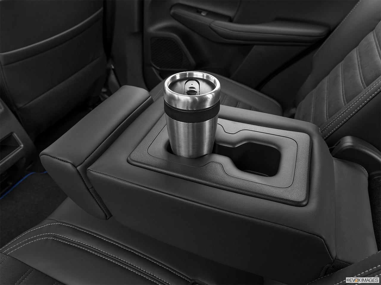 2024 Mitsubishi Outlander PHEV photo