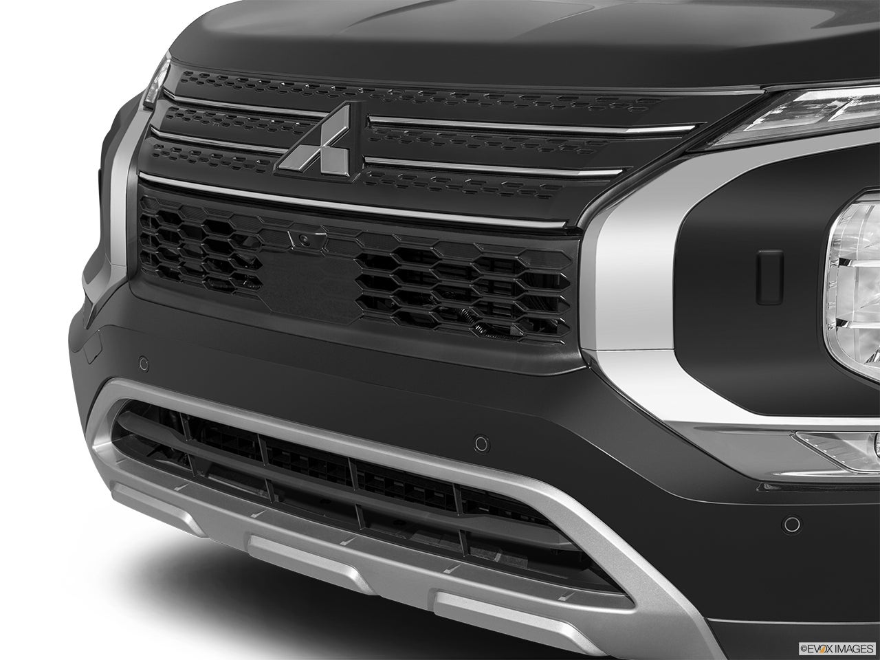 2024 Mitsubishi Outlander PHEV photo
