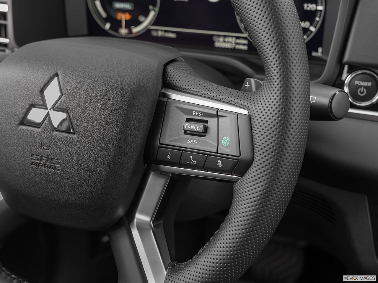 2024 Mitsubishi Outlander PHEV photo