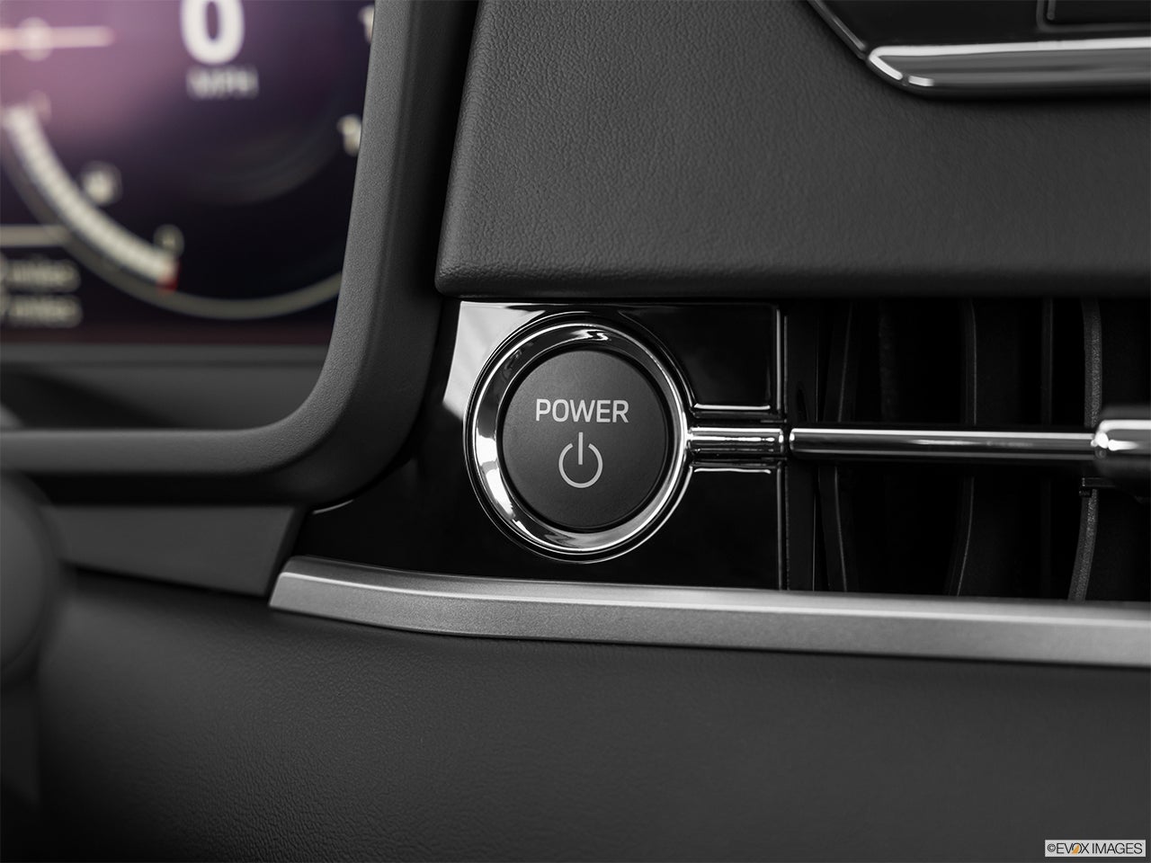 2024 Mitsubishi Outlander PHEV photo