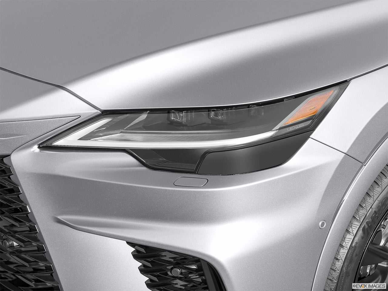 2025 Lexus RX 500h photo