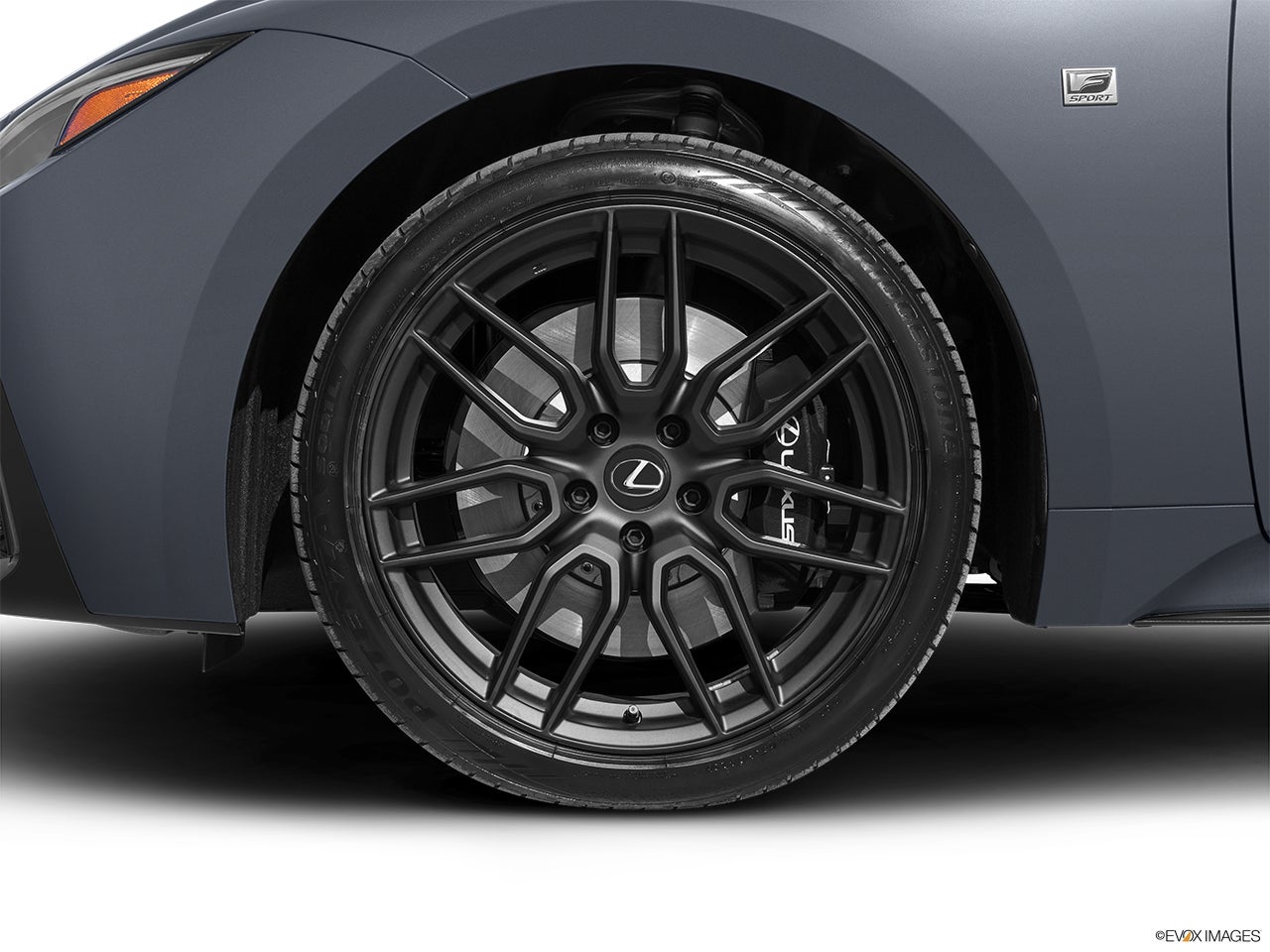 2025 Lexus IS 500 photo