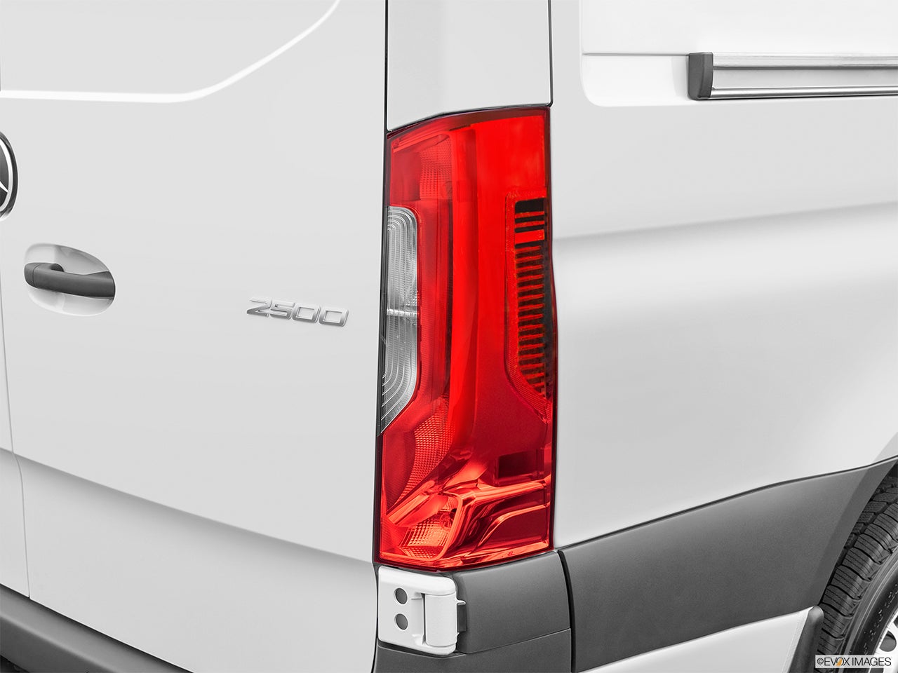 2024 Mercedes-Benz Sprinter photo