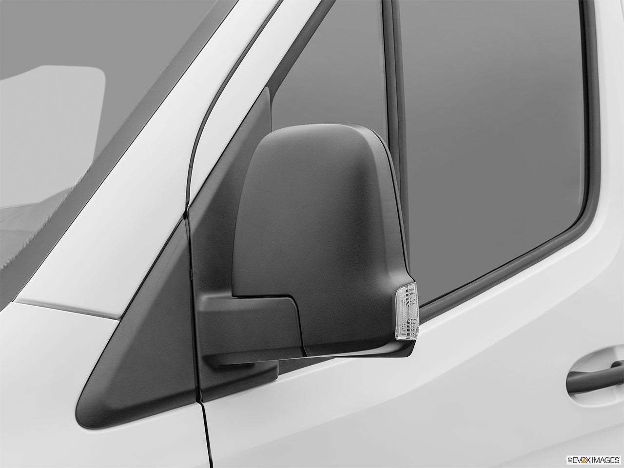 2024 Mercedes-Benz Sprinter photo