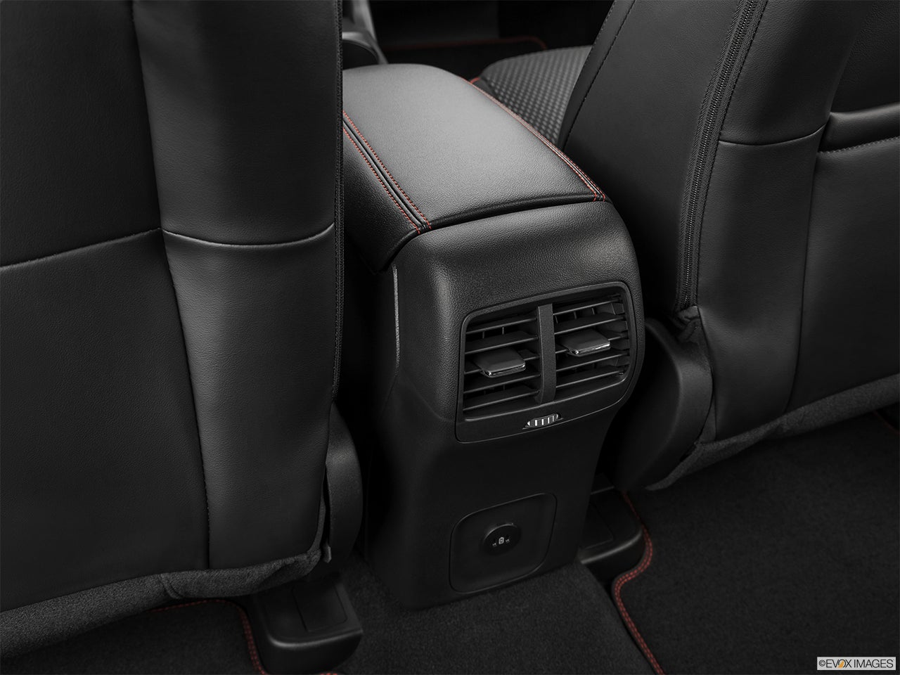 2024 Ford Escape Hybrid photo