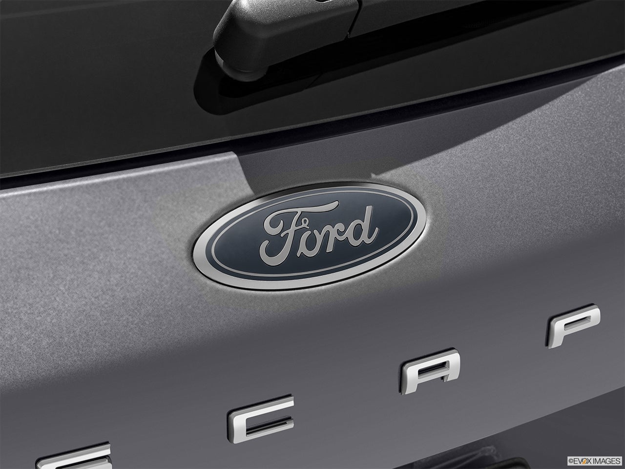 2024 Ford Escape Hybrid photo