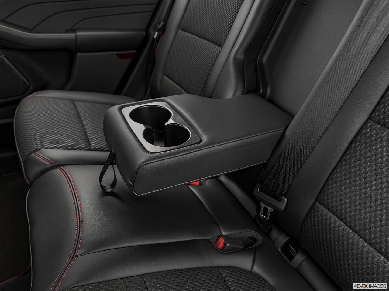 2024 Ford Escape Hybrid photo
