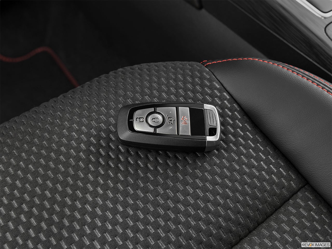 2024 Ford Escape Hybrid photo