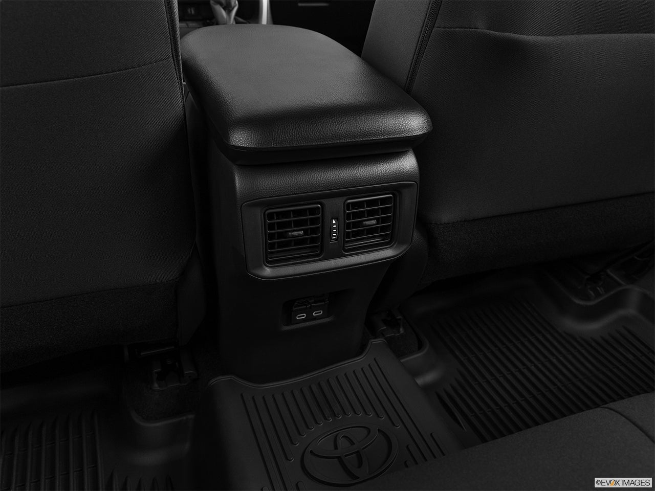 2024 Toyota RAV4 photo