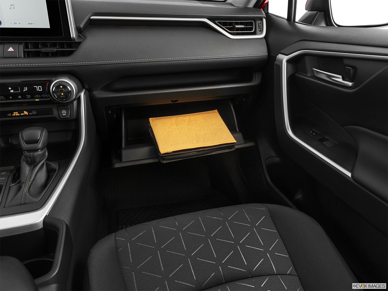 2024 Toyota RAV4 photo