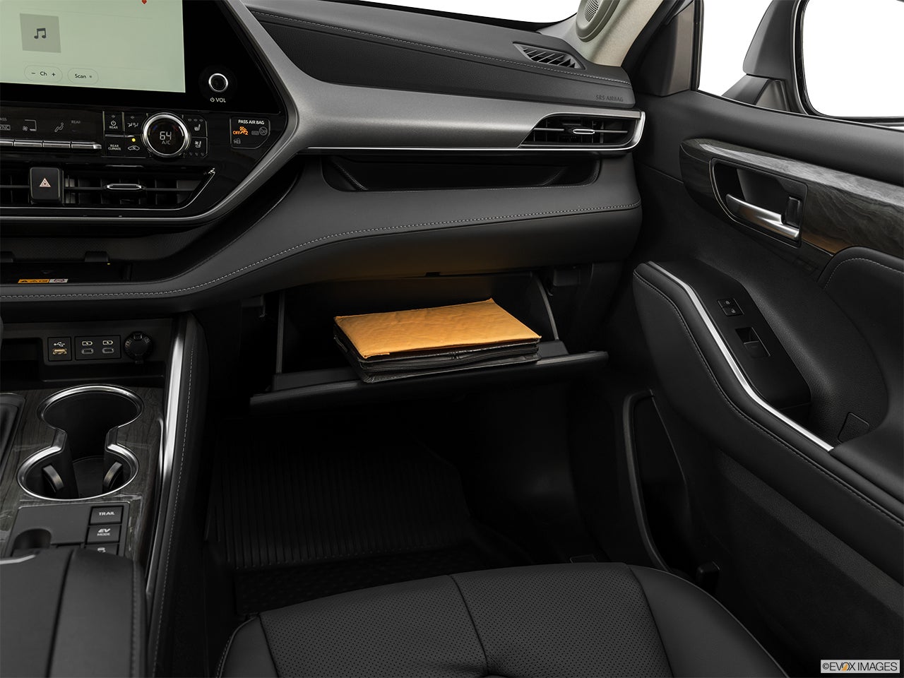 2024 Toyota Highlander Hybrid photo
