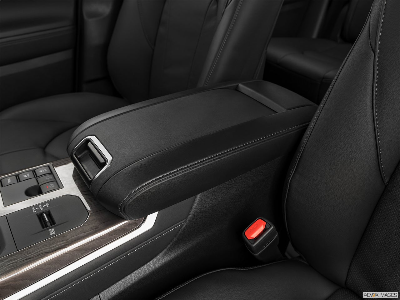 2024 Toyota Highlander Hybrid photo
