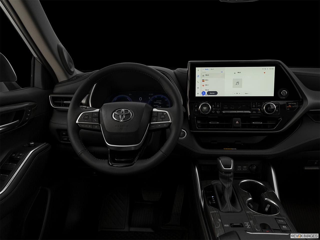 2024 Toyota Highlander Hybrid photo