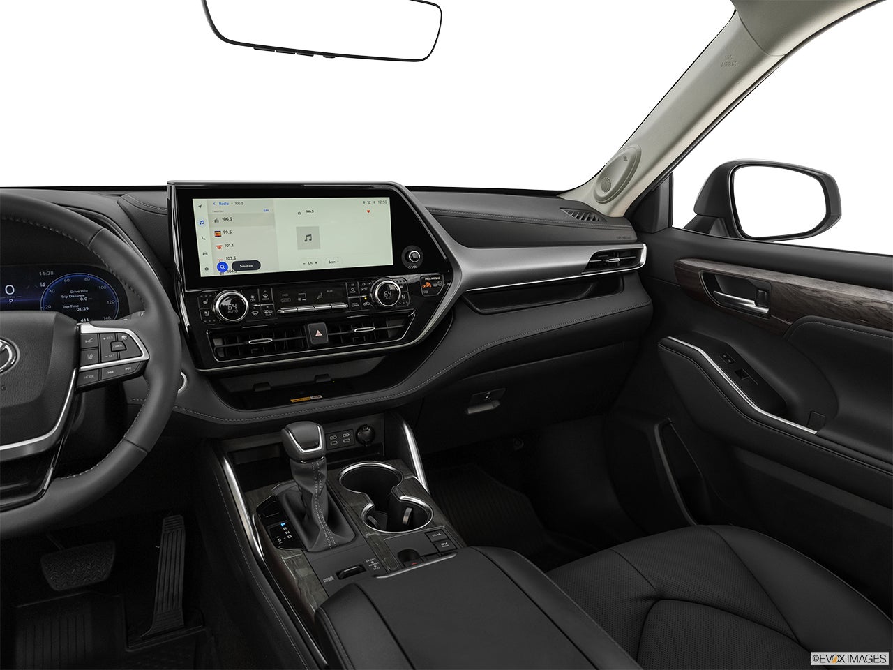 2024 Toyota Highlander Hybrid photo
