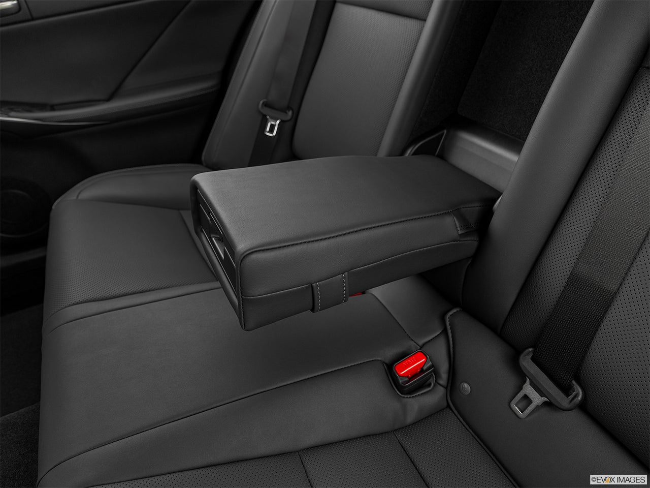 2024 Lexus IS 300 photo