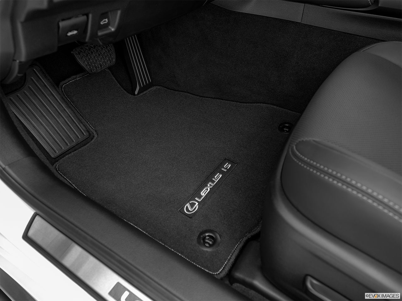 2024 Lexus IS 300 photo
