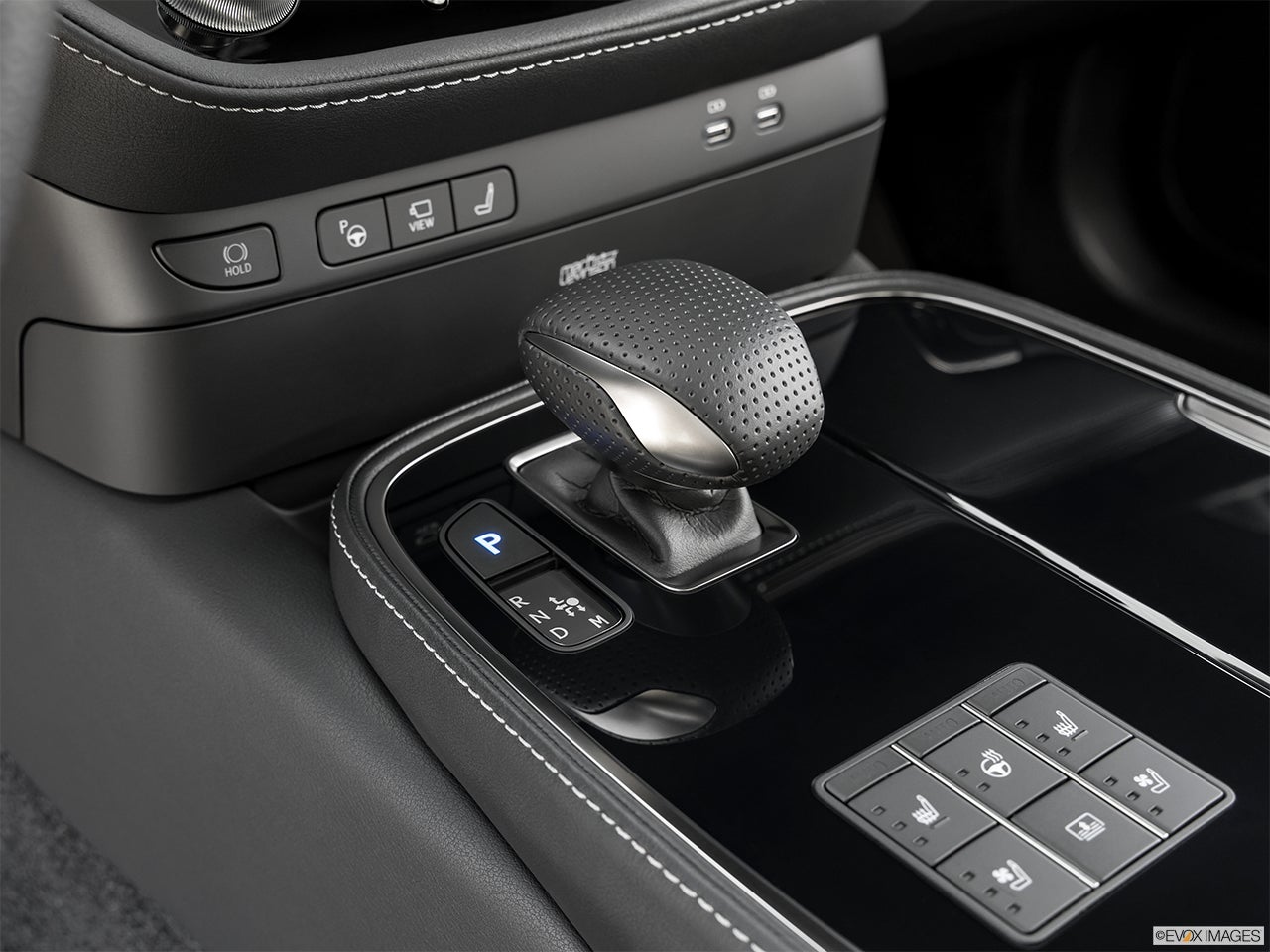 2025 Lexus LS 500 photo