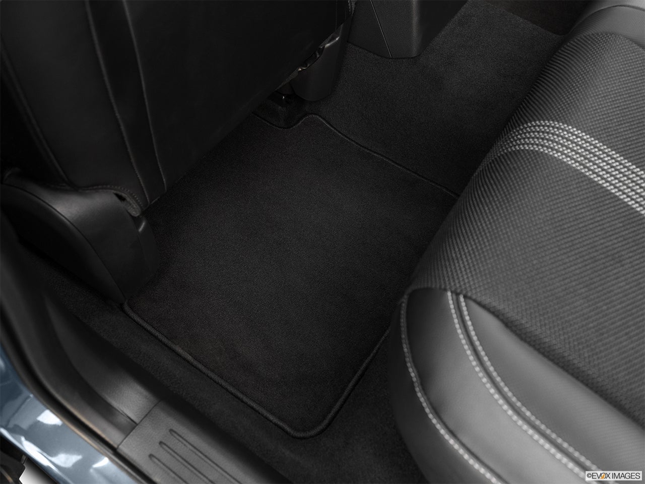 2025 Mazda CX-50 photo