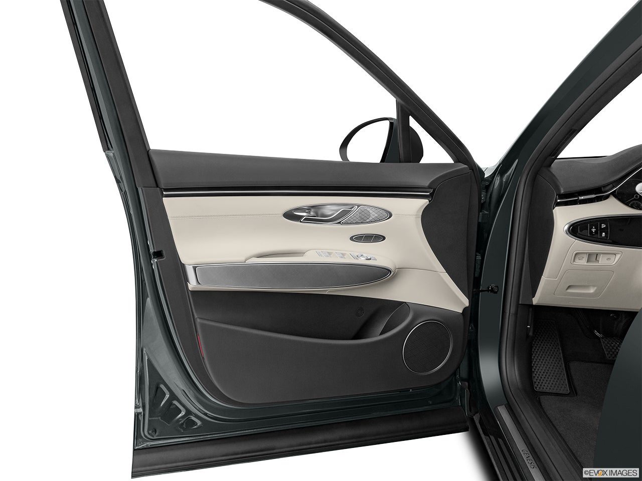 2024 Genesis Electrified GV70 photo