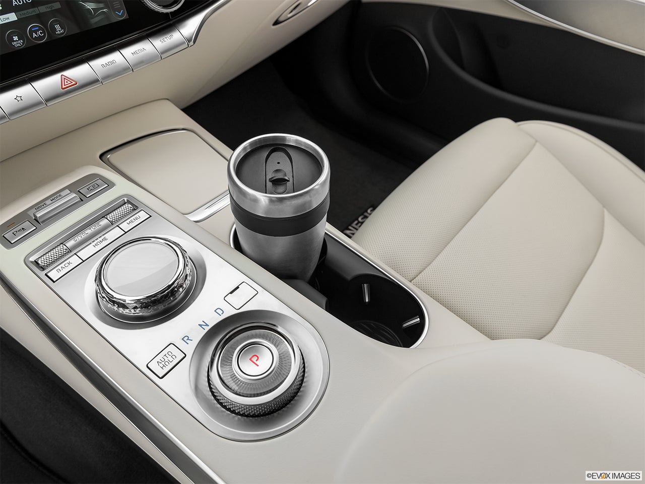 2024 Genesis Electrified GV70 photo