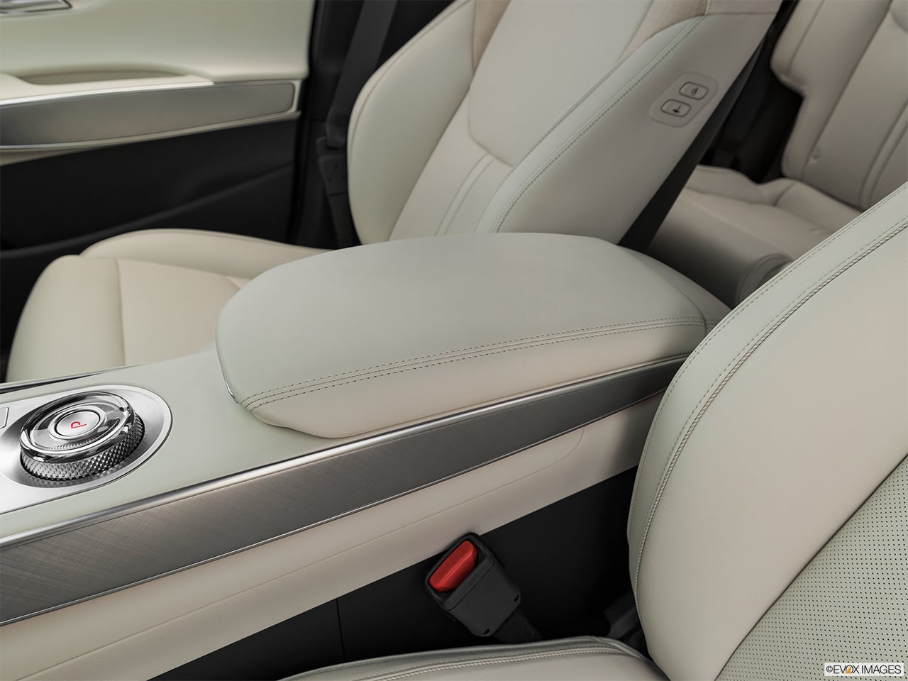 2024 Genesis Electrified GV70 photo