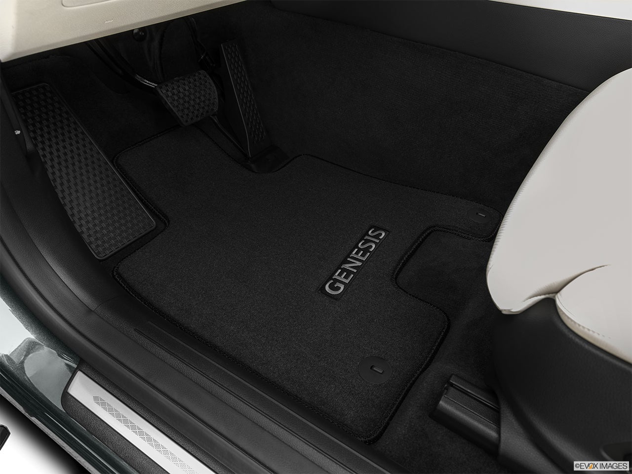 2024 Genesis Electrified GV70 photo