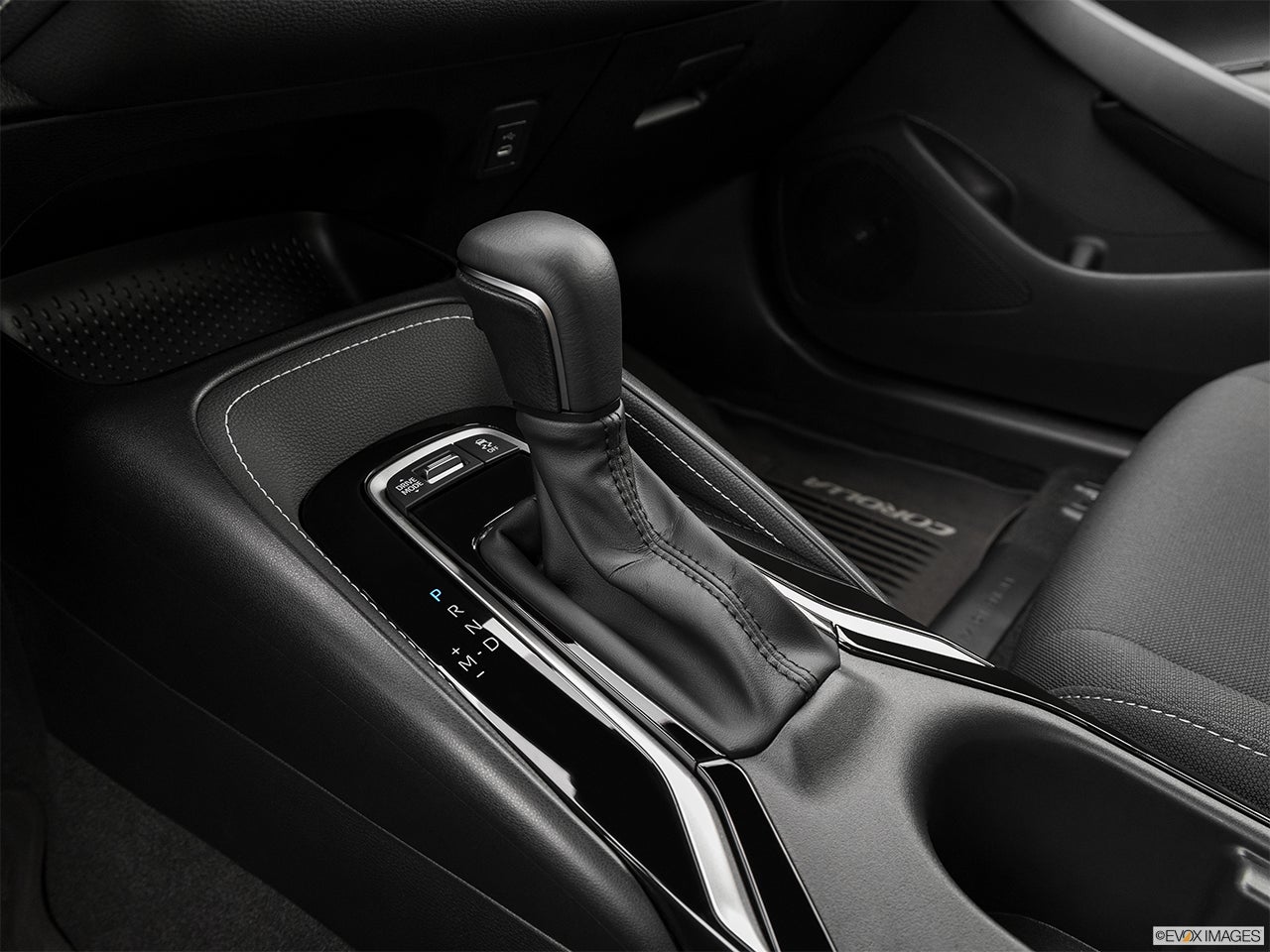 2024 Toyota Corolla Hatchback photo