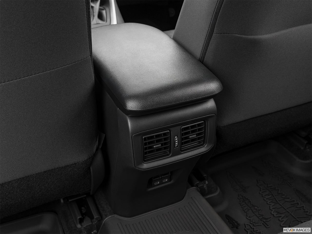 2024 Toyota RAV4 Hybrid photo