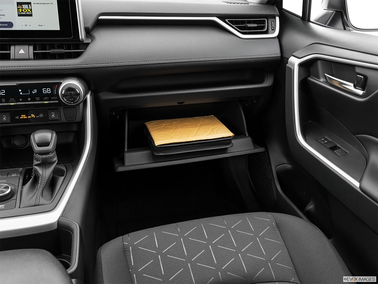 2024 Toyota RAV4 Hybrid photo
